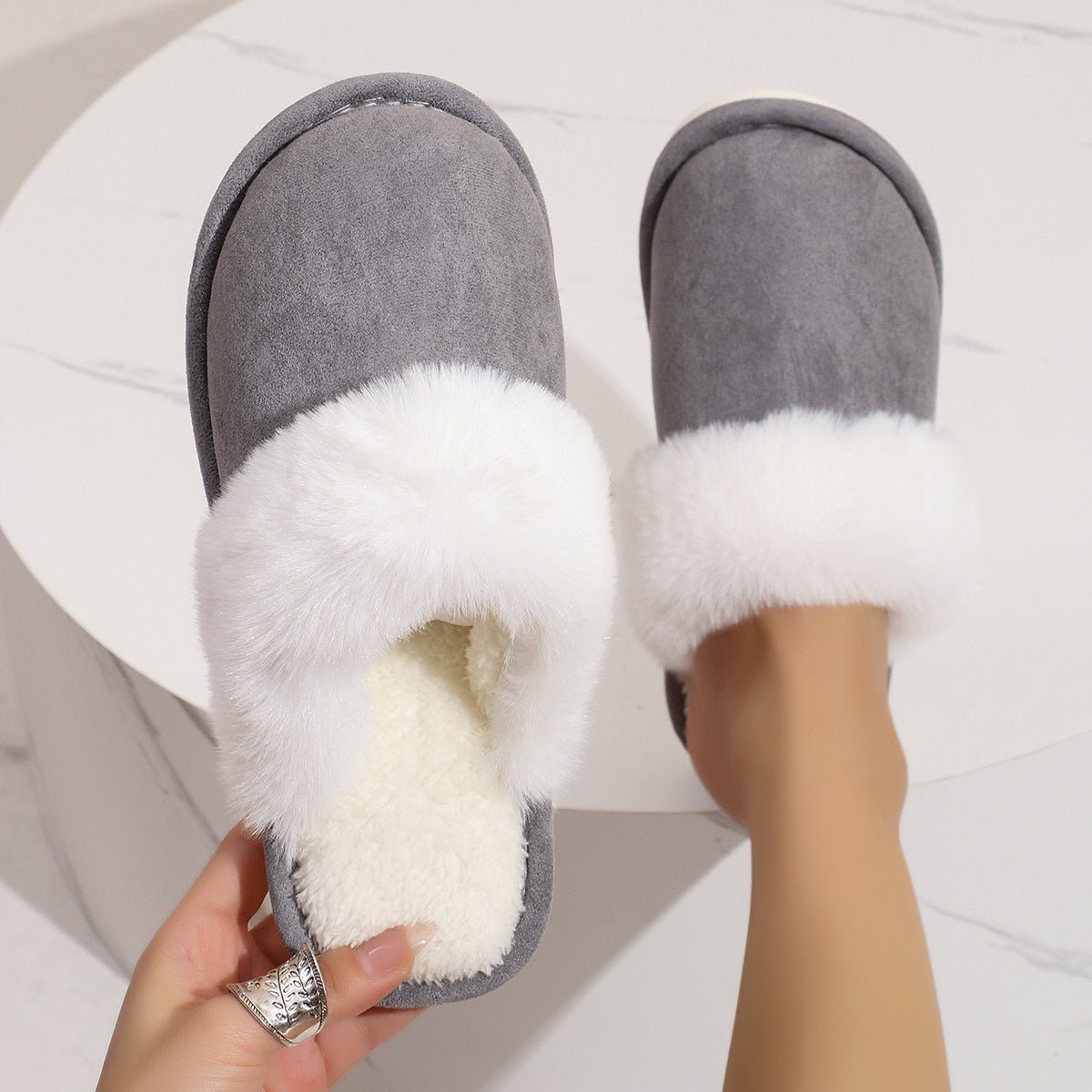 Winter Plush Slippers - Wholesale Electronics