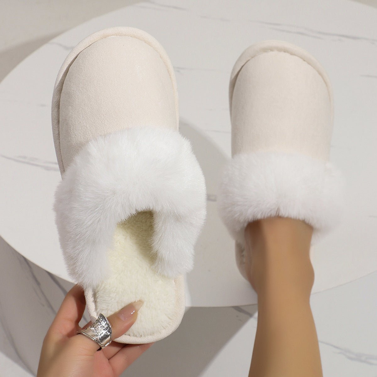 Winter Plush Slippers - Wholesale Electronics